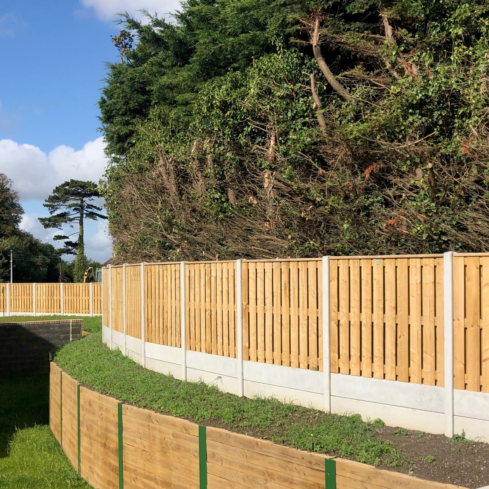 How to Install Fencing Panels